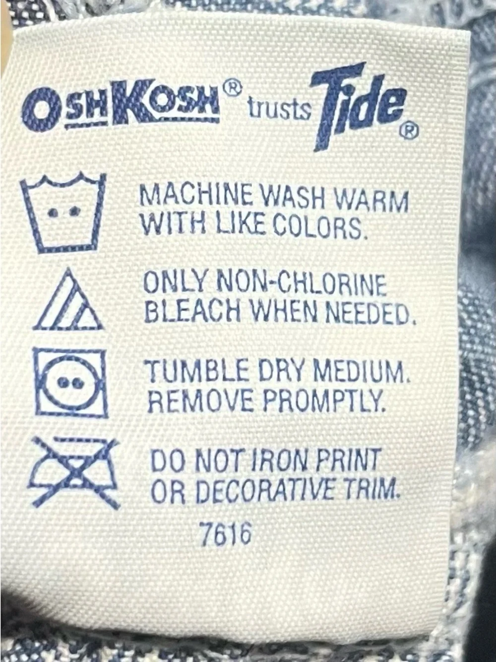 Vintage OshKosh B’Gosh 3T Apple Embroidered Denim Jumper Dress Chambray 90s